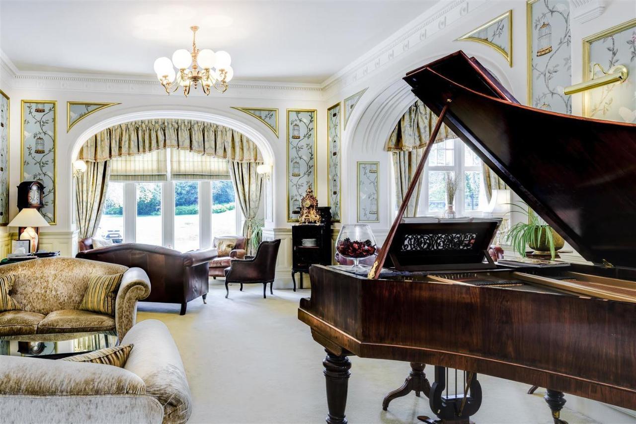 Mansion House Hotel إلجين المظهر الخارجي الصورة