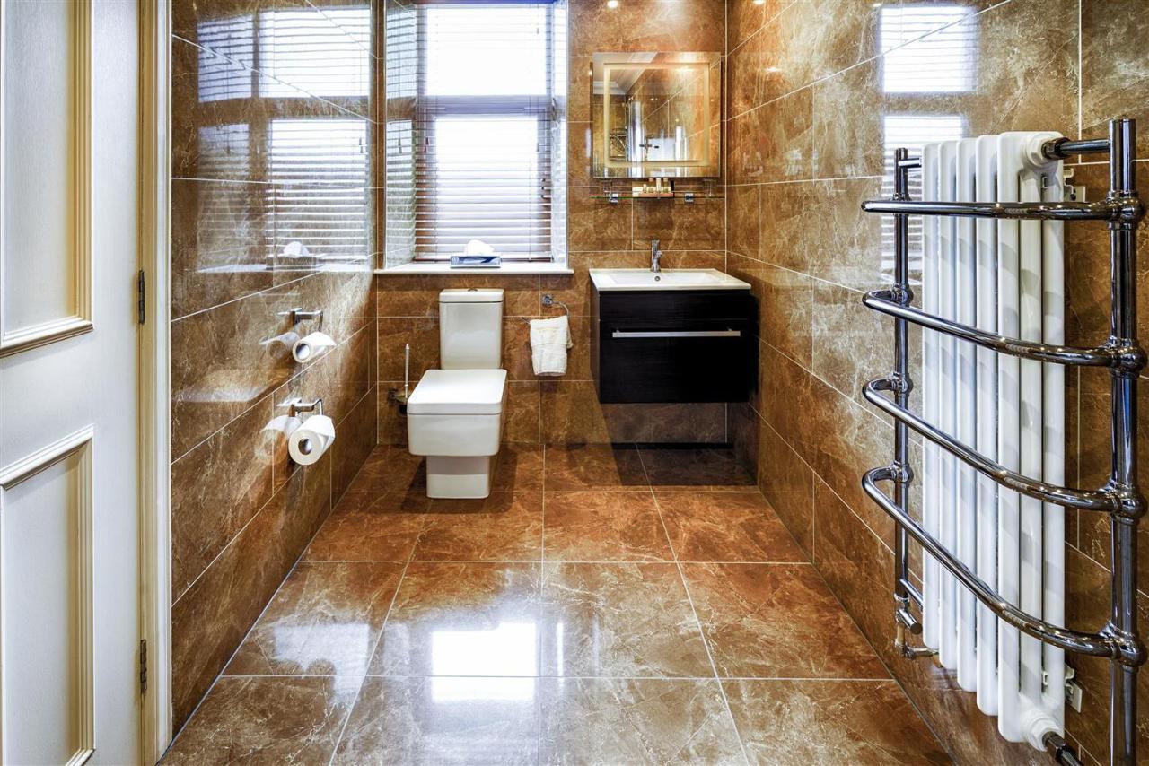 Mansion House Hotel إلجين المظهر الخارجي الصورة