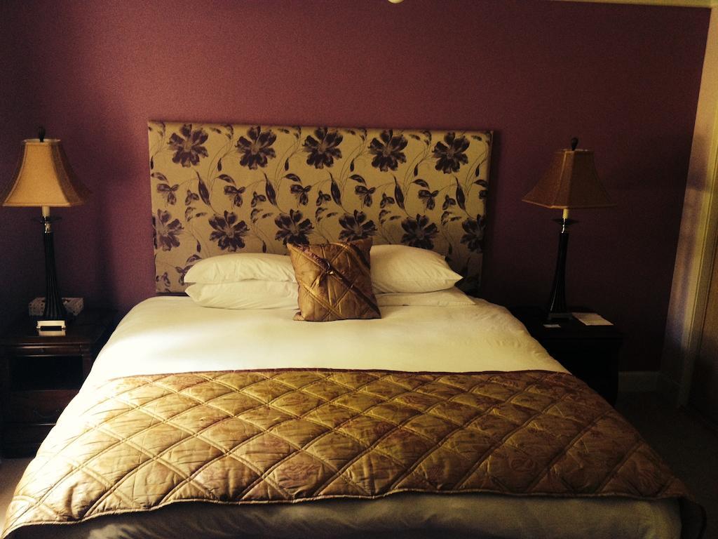 Mansion House Hotel إلجين الغرفة الصورة