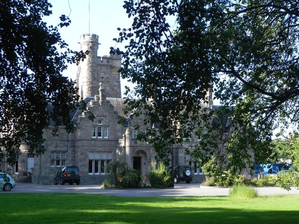 Mansion House Hotel إلجين المظهر الخارجي الصورة