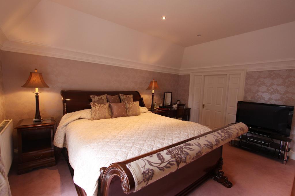 Mansion House Hotel إلجين الغرفة الصورة