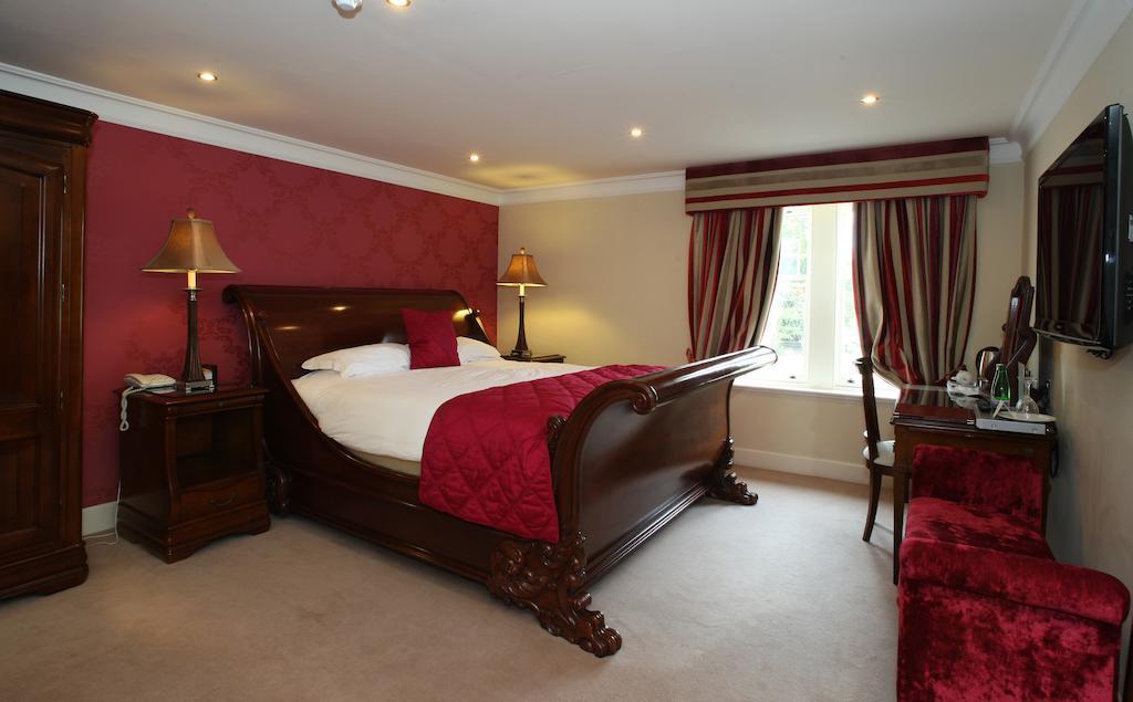 Mansion House Hotel إلجين الغرفة الصورة